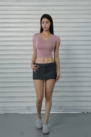 Slim Fit Short Sleeve Buttoned T-Shirt - Versatile Basic Top for Everyday Wear, Perfect for Casual and Smart-Casual Styles