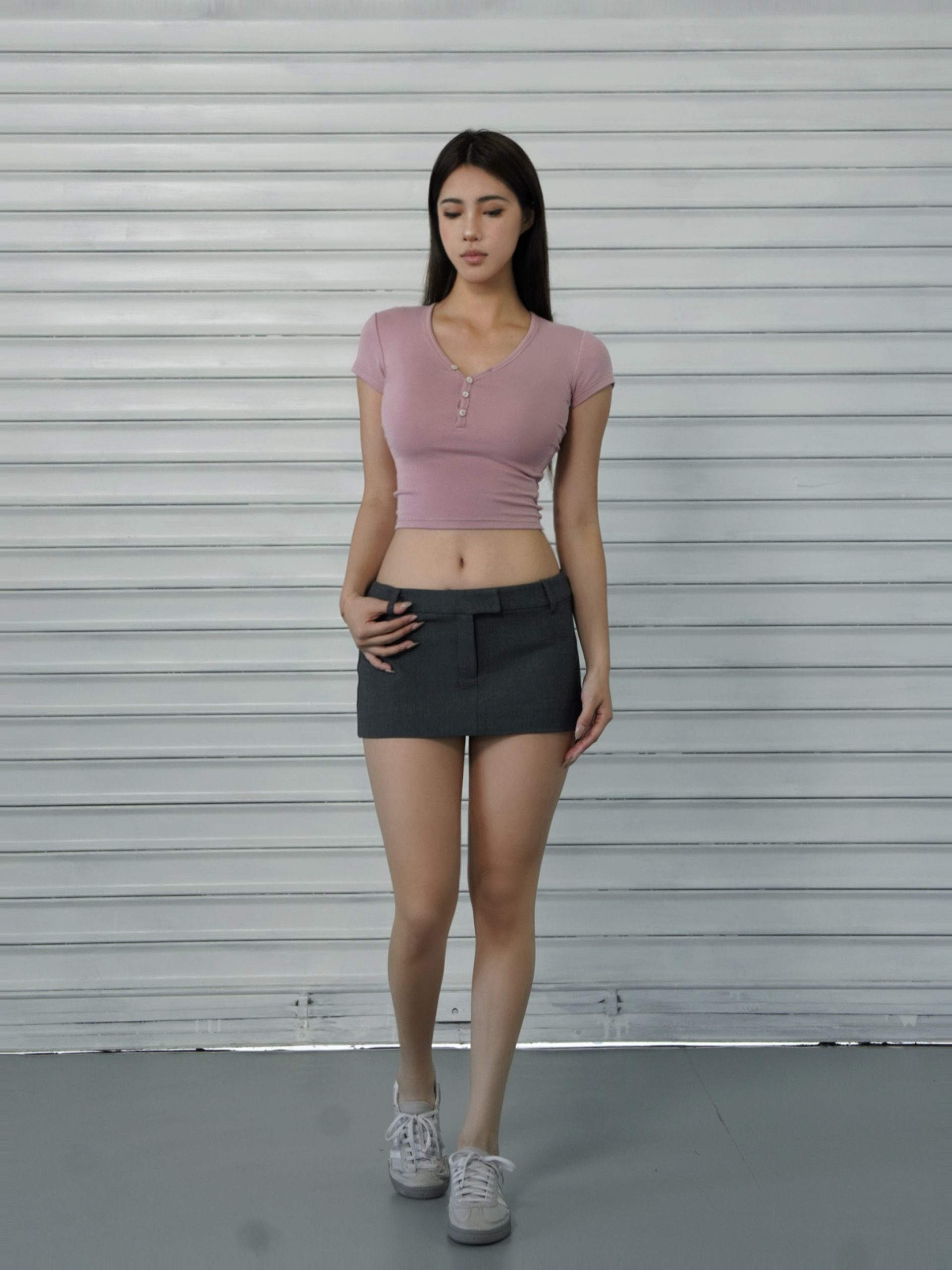 Slim Fit Short Sleeve Buttoned T-Shirt - Versatile Basic Top for Everyday Wear, Perfect for Casual and Smart-Casual Styles Slim Fit Short Sleeve Buttoned T-Shirt - Versatile Basic Top for Everyday Wear, Perfect for Casual and Smart-Casual Styles