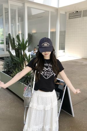 Slim Fit Short Sleeve T-Shirt with Letter Print and Bow Detail - Limited Time Discount Fashion Top for Stylish Outfits