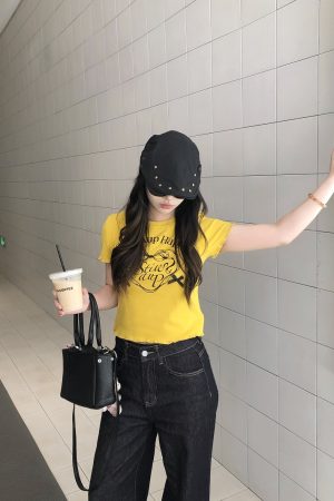 Slim Fit Short Sleeve T-Shirt with Letter Print and Bow Detail - Limited Time Discount Fashion Top for Stylish Outfits