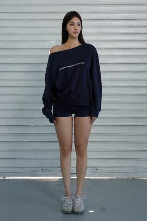 Slouchy Oversized Sweatshirt with Retro Casual One-Shoulder Design - Y2K Inspired Fashion