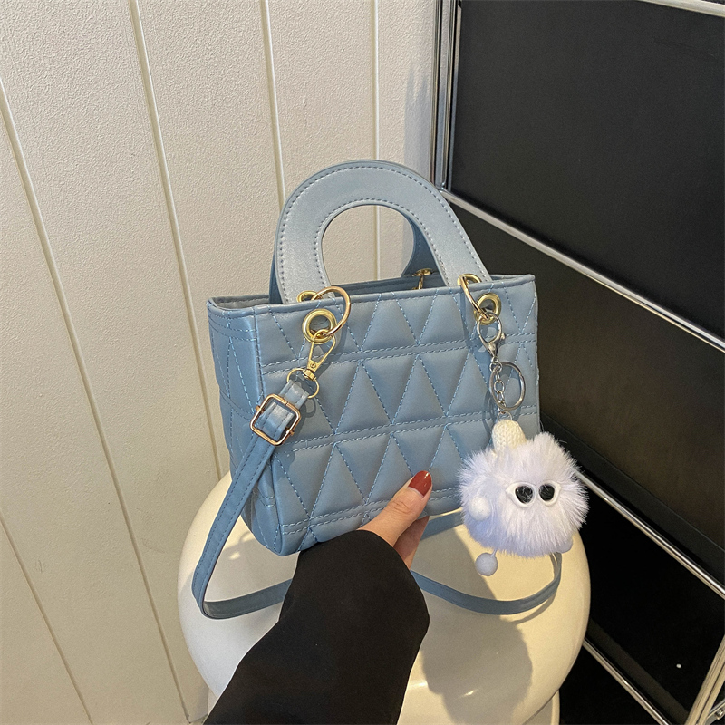 Small Diamond-Pattern Mini Bucket Bag for Women - Trendy Summer 2025 Crossbody Handbag for Commuting and Everyday Style Small Diamond-Pattern Mini Bucket Bag for Women - Trendy Summer 2025 Crossbody Handbag for Commuting and Everyday Style