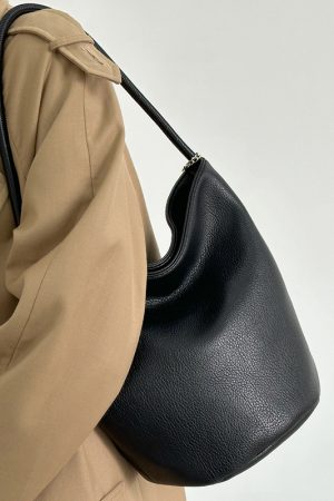 Soft Leather Water Bucket Tote Bag for Women - Summer 2024 Niche Shoulder Bag, Commuting Underarm Style