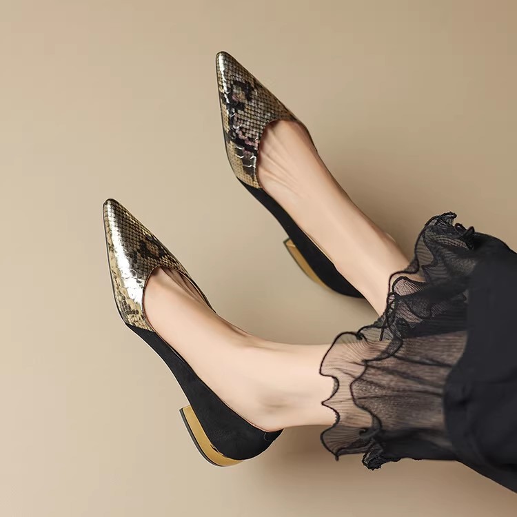 Soft-Soled Low-Heeled Pointed Flat Shoes for Women in Snake Print and Color Block Design - Chic French Fashion Footwear Soft-Soled Low-Heeled Pointed Flat Shoes for Women in Snake Print and Color Block Design - Chic French Fashion Footwear