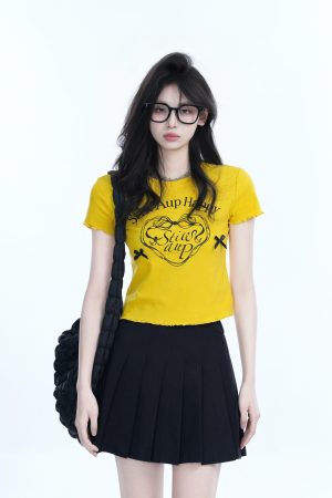 Spicy Girl Heart Bow Short Sleeve T-Shirt - American Style Slim Fit Top with Mountain Print - Y2K Fashion