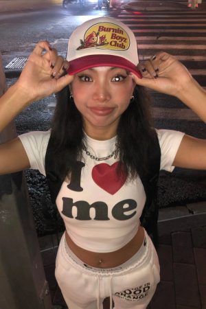 Spicy Girl Letter Print Slim-Fit Round Neck Short Sleeve T-Shirt for Women - American Style Summer Essential