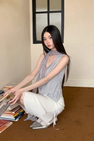 Spicy Girl Off-Shoulder Fake Two-Piece Sleeveless T-Shirt - Patterned Lazy Style Top for Women, Y2K and Casual Fashion