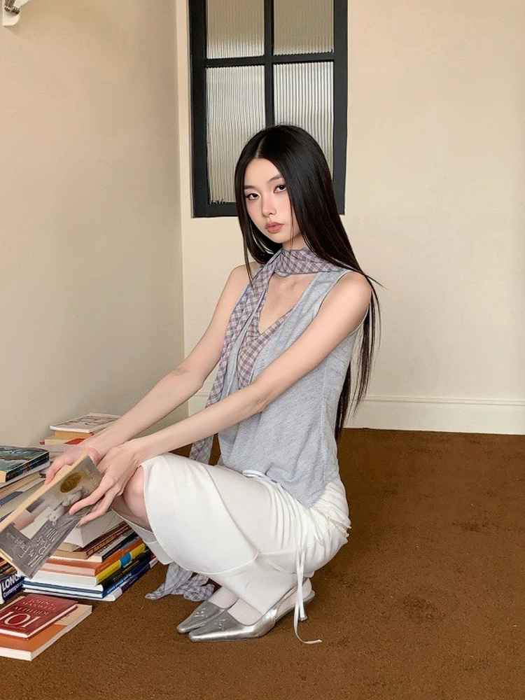 Spicy Girl Off-Shoulder Fake Two-Piece Sleeveless T-Shirt - Patterned Lazy Style Top for Women, Y2K and Casual Fashion Spicy Girl Off-Shoulder Fake Two-Piece Sleeveless T-Shirt - Patterned Lazy Style Top for Women, Y2K and Casual Fashion