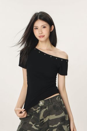 Spicy Girl Off-Shoulder Short Sleeve T-Shirt for Women - American Style Summer Slim Fit Top with Beautifully Tailored Waist