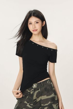 Spicy Girl Off-Shoulder Short Sleeve T-Shirt for Women - American Style Summer Slim Fit Top with Beautifully Tailored Waist