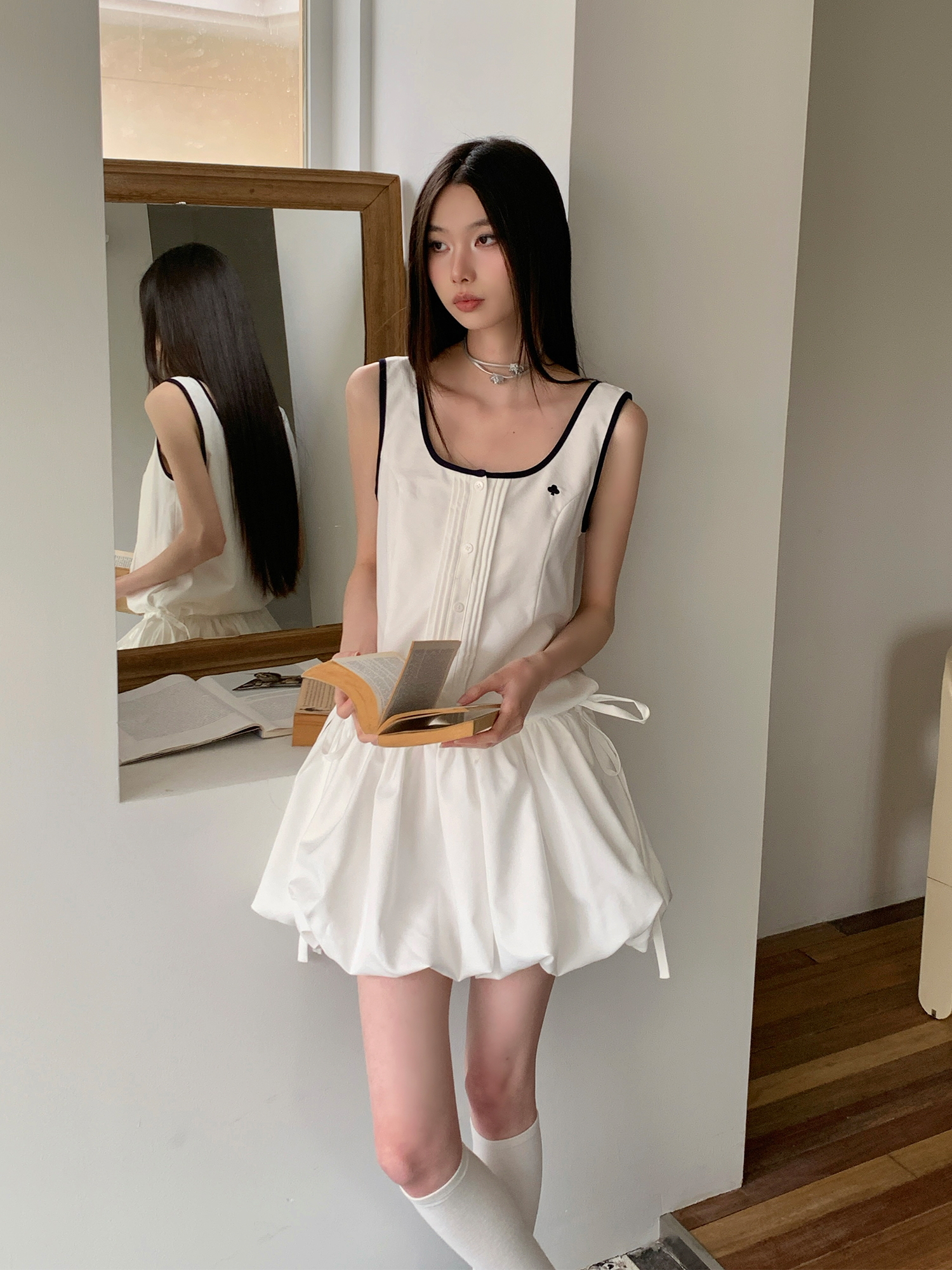 Sporty Casual Sleeveless Floral Balloon Bubble Dress for Girls - Trendy 90s Inspired Design Sporty Casual Sleeveless Floral Balloon Bubble Dress for Girls - Trendy 90s Inspired Design