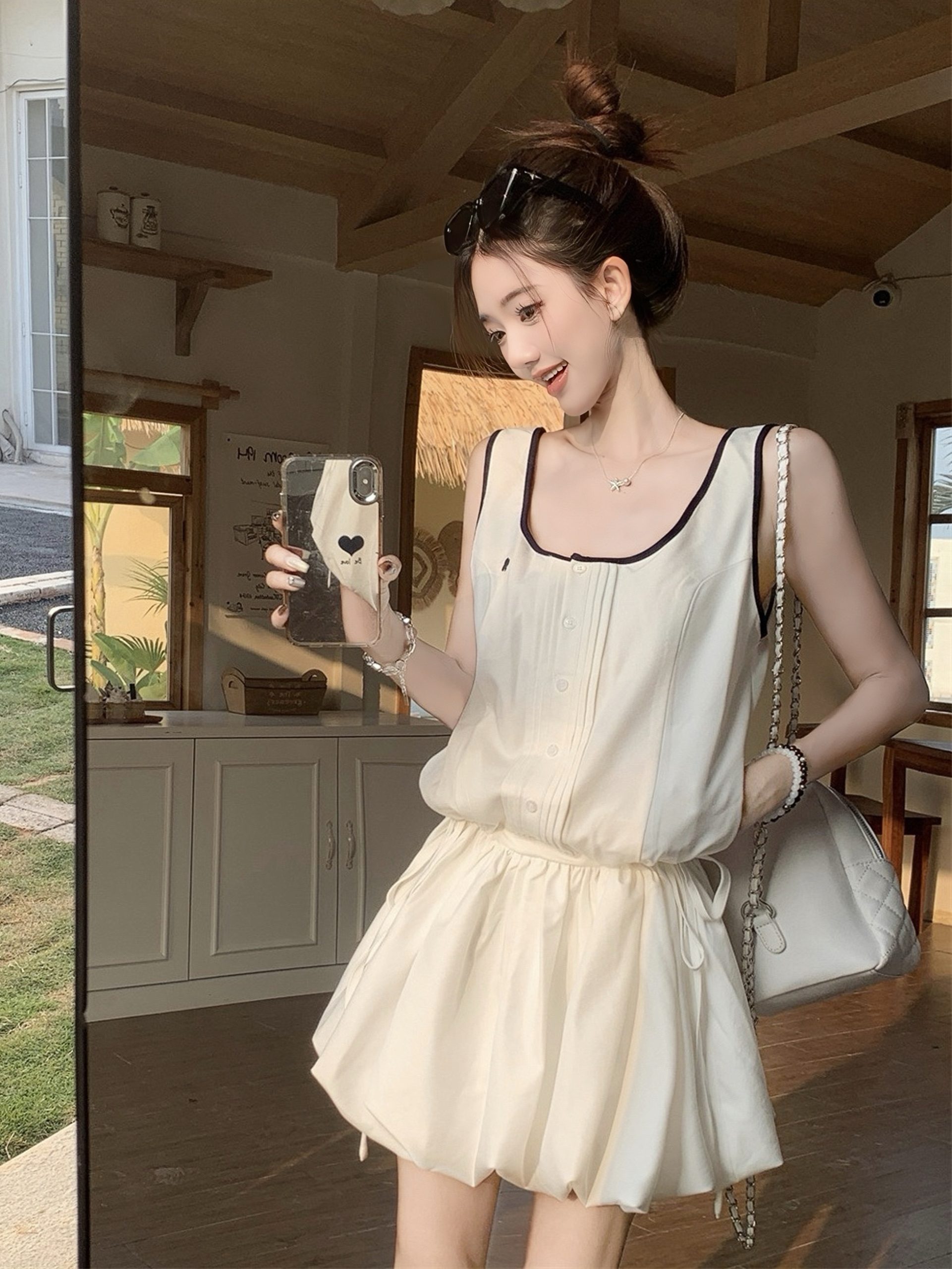 Sporty Casual Sleeveless Floral Balloon Bubble Dress for Girls - Trendy 90s Inspired Design Sporty Casual Sleeveless Floral Balloon Bubble Dress for Girls - Trendy 90s Inspired Design