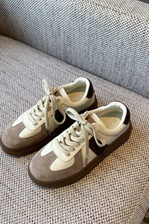 Spring 2025 Casual Sports Sneakers - Color-Blocking Genuine Leather Lace-Up Thick-Soled Retro Training Shoes for Students