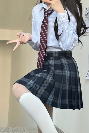 Striped Short-Sleeve Japanese College-Style White Shirt - Loose High-End Summer Top for Women - Trendy Casual Wear