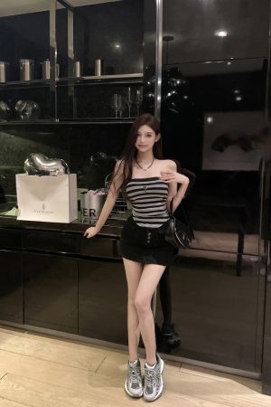 Striped Strapless Camisole for Women - Sexy Slim Fit Short Top, Perfect for 90s and Y2K Style Outfits