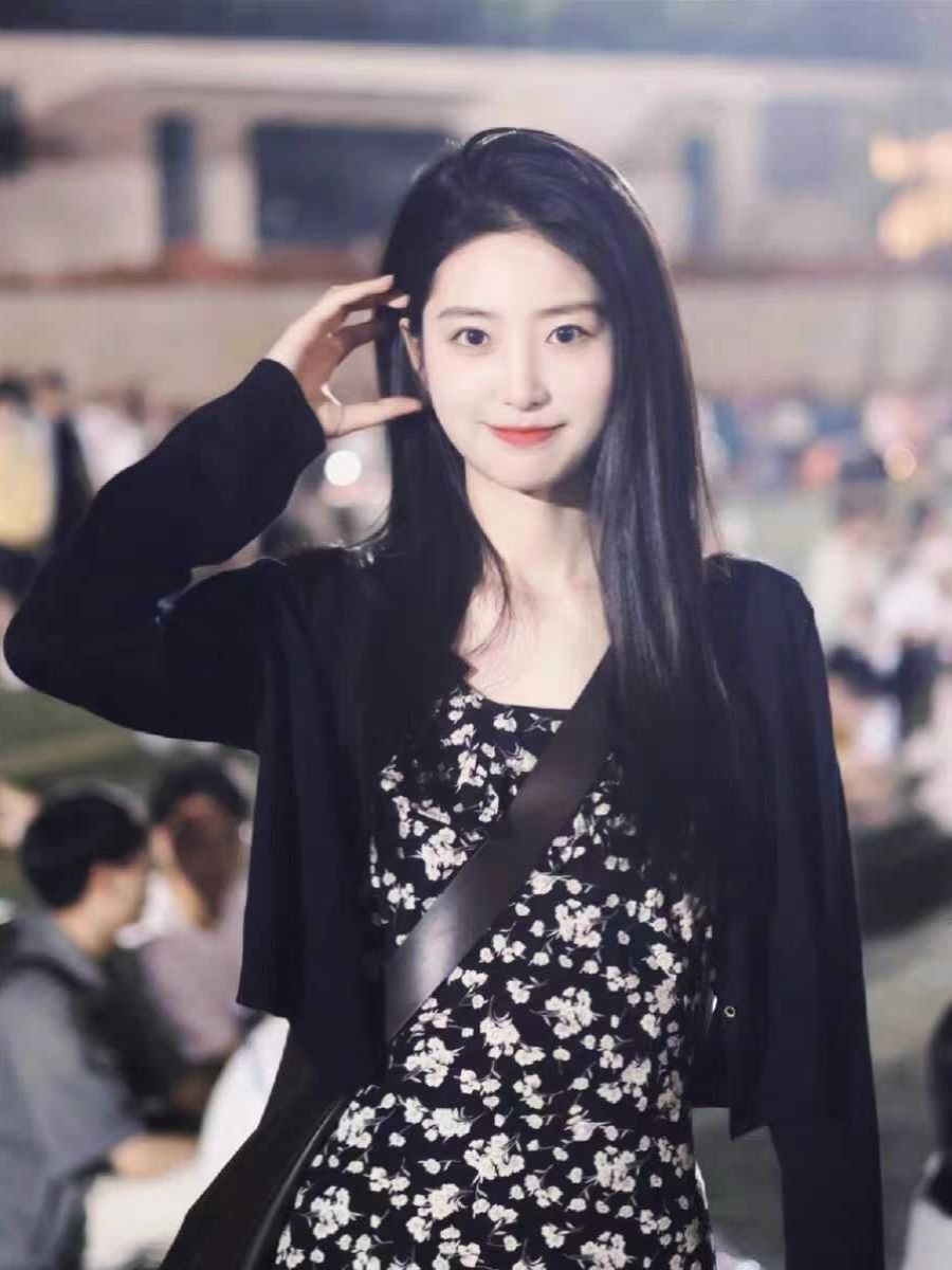 Stunning Black Floral Midi Dress with Cap Sleeves - 2025 Summer Date Night French Tea-Length Style Stunning Black Floral Midi Dress with Cap Sleeves - 2025 Summer Date Night French Tea-Length Style