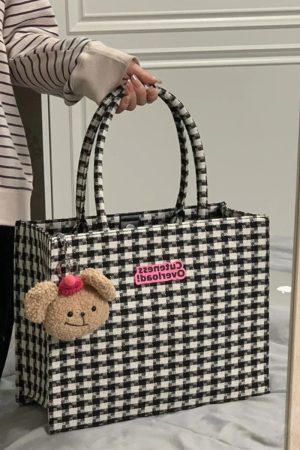 Stylish Checkered Tote Bag - Large Capacity Shoulder Handbag for Work, College, and Daily Commuting