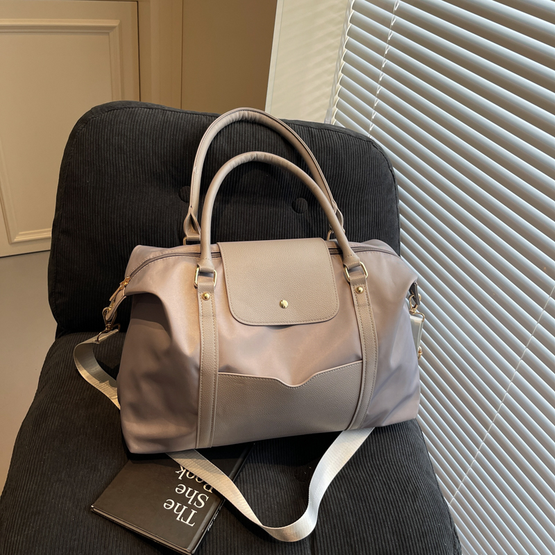 Stylish Large Capacity Women's Fitness Tote Bag - Lightweight Shoulder Bag for Travel, Business, and Short Trips Stylish Large Capacity Women's Fitness Tote Bag - Lightweight Shoulder Bag for Travel, Business, and Short Trips