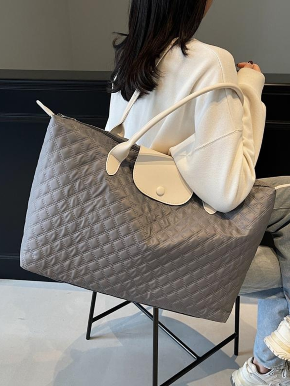 Stylish Lightweight Large Capacity Shoulder Bag for Women - Versatile Travel, Maternity & Storage Bag for Short-Distance Trips Stylish Lightweight Large Capacity Shoulder Bag for Women - Versatile Travel, Maternity & Storage Bag for Short-Distance Trips