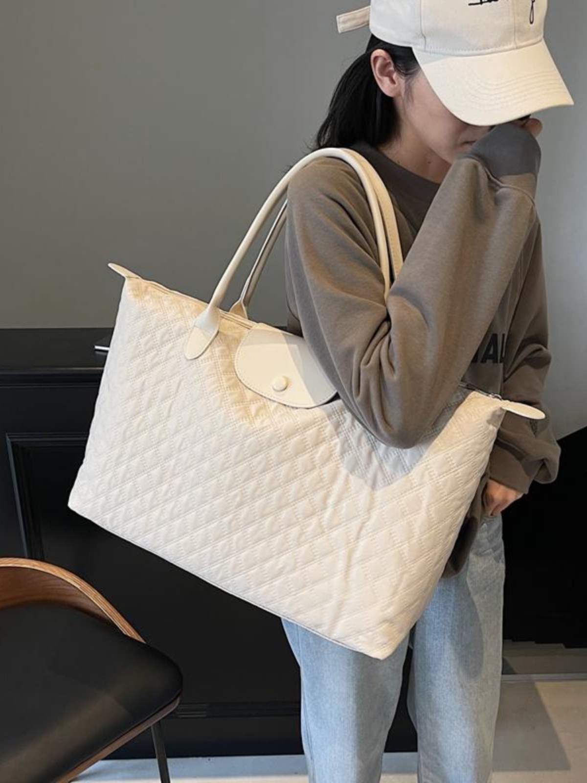 Stylish Lightweight Large Capacity Shoulder Bag for Women - Versatile Travel, Maternity & Storage Bag for Short-Distance Trips Stylish Lightweight Large Capacity Shoulder Bag for Women - Versatile Travel, Maternity & Storage Bag for Short-Distance Trips