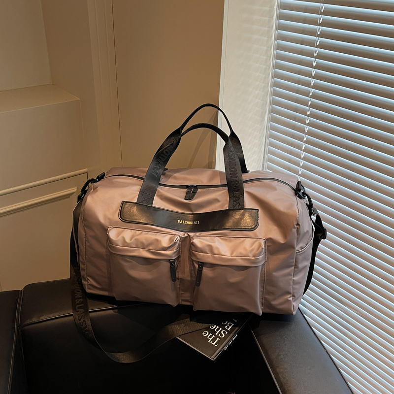 Stylish Lightweight Travel Bag for Women - Large Capacity Crossbody Handbag for Short-Distance, Sports, and Fitness Stylish Lightweight Travel Bag for Women - Large Capacity Crossbody Handbag for Short-Distance, Sports, and Fitness