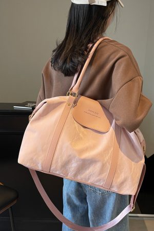 Stylish Lightweight Waterproof Travel Bag for Women - Large Capacity Commuter Shoulder Luggage for Short-Distance Business Trips