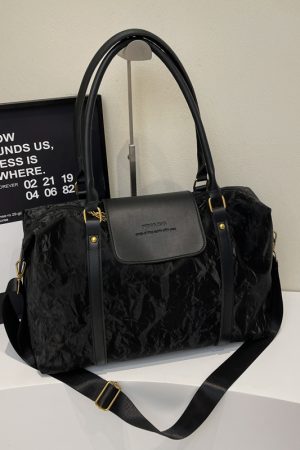 Stylish Lightweight Waterproof Travel Bag for Women - Large Capacity Commuter Shoulder Luggage for Short-Distance Business Trips