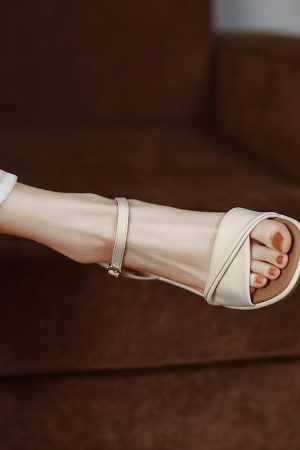 Stylish Mid-Heel Backless Open-Toe Sandals for Women - Versatile Round Toe One-Strap Design for Summer 2025 Fashion