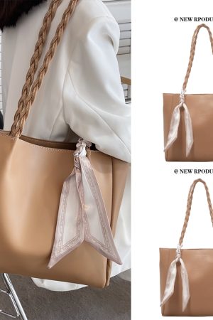 Stylish Minimalist Shoulder Bag for Women - Large Capacity Commuter Tote with Versatile Niche Design