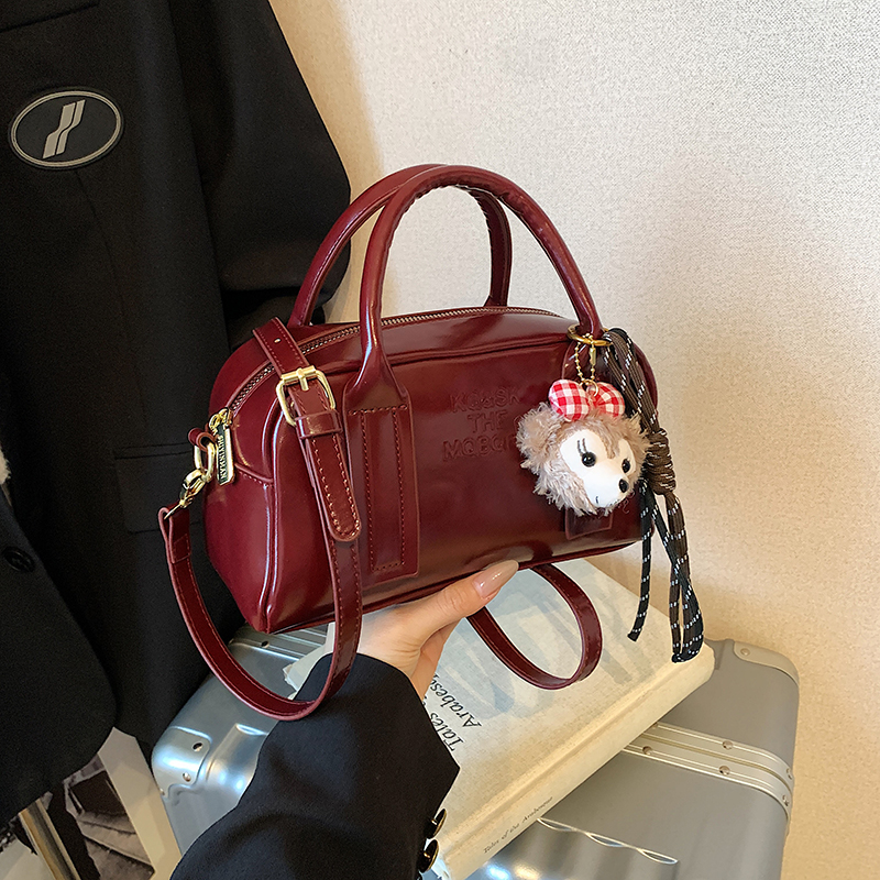 Stylish Women's Letter Tote Bag - 2025 Niche Design Shoulder Crossbody Bag, High-End Pillow Style Stylish Women's Letter Tote Bag - 2025 Niche Design Shoulder Crossbody Bag, High-End Pillow Style