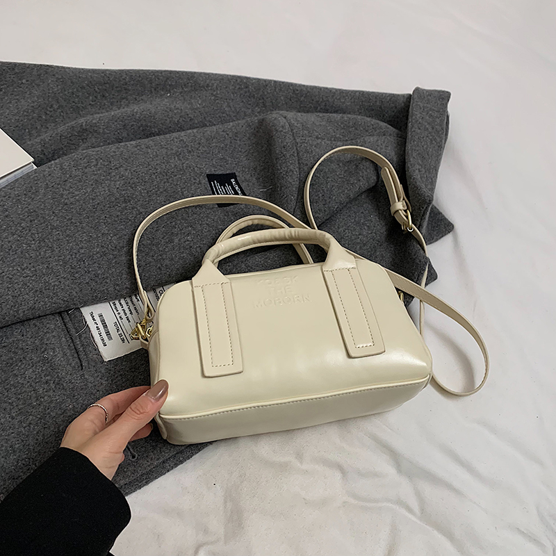 Stylish Women's Letter Tote Bag - 2025 Niche Design Shoulder Crossbody Bag, High-End Pillow Style Stylish Women's Letter Tote Bag - 2025 Niche Design Shoulder Crossbody Bag, High-End Pillow Style