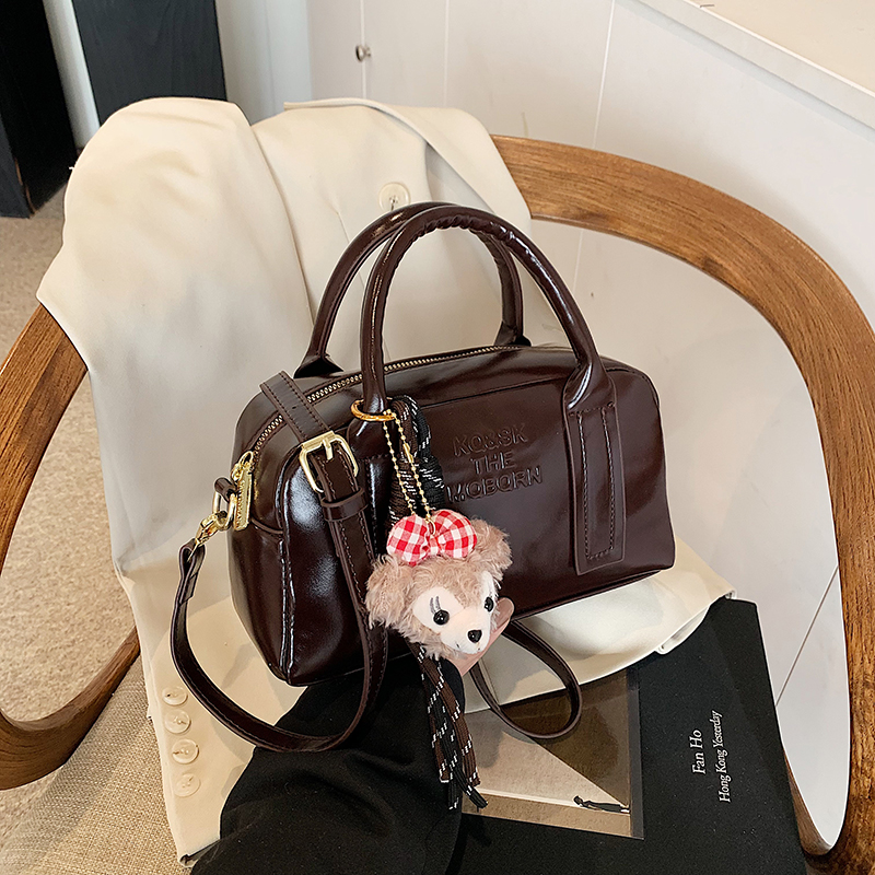 Stylish Women's Letter Tote Bag - 2025 Niche Design Shoulder Crossbody Bag, High-End Pillow Style Stylish Women's Letter Tote Bag - 2025 Niche Design Shoulder Crossbody Bag, High-End Pillow Style