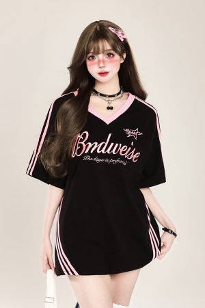 Summer 2025 Womenâ€™s American Style Loose V-Neck Short Sleeve T-Shirt, Niche Shoulder, College Style, Pure Cotton Top