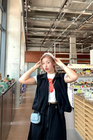 Summer 2025 Women's Big Red Floral Printed T-Shirt - Versatile Round Neck Short Sleeve Loose Top in Y2K Style