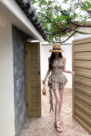 Summer Backless Halter Dress - American Retro Irregular Short Skirt with Shazhou Rainforest Design, Perfect for Y2K and Boho Styles