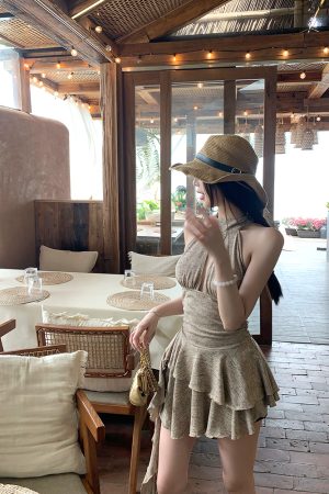 Summer Backless Halter Dress - American Retro Irregular Short Skirt with Shazhou Rainforest Design, Perfect for Y2K and Boho Styles