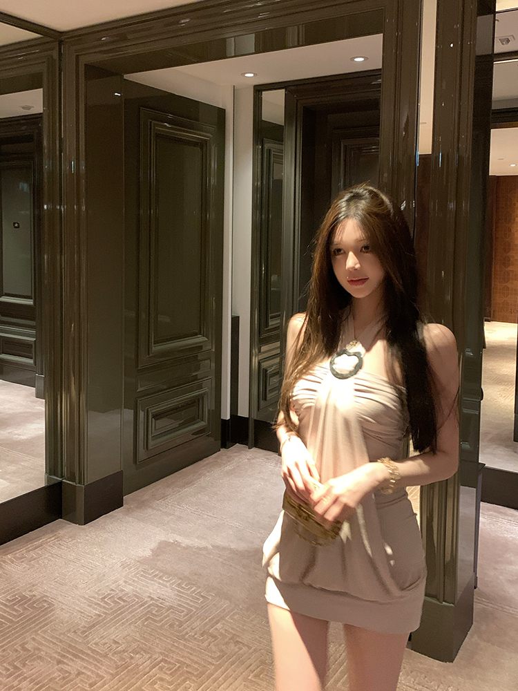 Summer Bodycon Halter Neck Dress - Sexy Strapless Chantecaille Style, Niche Pure Desire Design for Effortless Chic Summer Bodycon Halter Neck Dress - Sexy Strapless Chantecaille Style, Niche Pure Desire Design for Effortless Chic