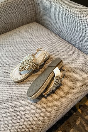 Summer Flat Sandals for Women with Rhinestones and Pearls, Woven Roman Style Thong Beach Shoes, Trendy 2025 Footwear