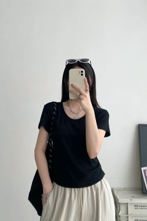 Summer Oversized Pleated Design U-Neck T-Shirt for Women - Slimming White Short Sleeve Top with Sun Grapefruit Pattern