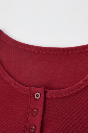 Summer Slim Fit Red Short-Sleeved T-Shirt for Women, Stylish Elegant Shoulder Top, Casual Everyday Wear