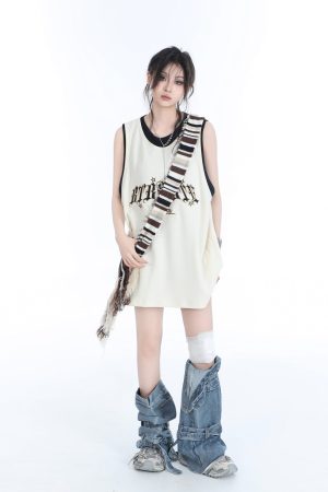 Summer Women's Loose Sports Sleeveless Top - Embroidered Fake Two-Piece Vest with Sit and Eat Until the Mountains Are Empty Design