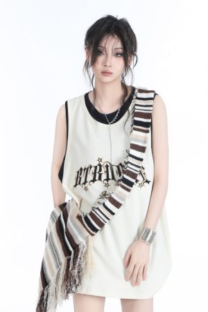 Summer Women's Loose Sports Sleeveless Top - Embroidered Fake Two-Piece Vest with Sit and Eat Until the Mountains Are Empty Design