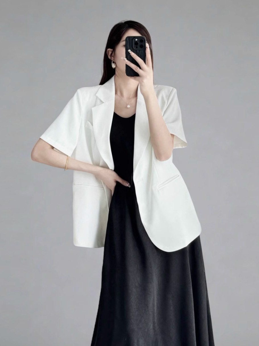 Summer Women's Short-Sleeved Suit Jacket in White and Black, High-End Loose Fit Blazer for Slimming Casual Style Summer Women's Short-Sleeved Suit Jacket in White and Black, High-End Loose Fit Blazer for Slimming Casual Style