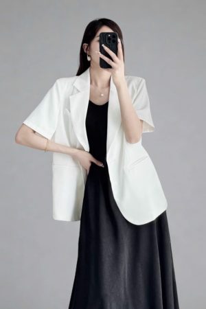 Summer Women's Short-Sleeved Suit Jacket in White and Black, High-End Loose Fit Blazer for Slimming Casual Style