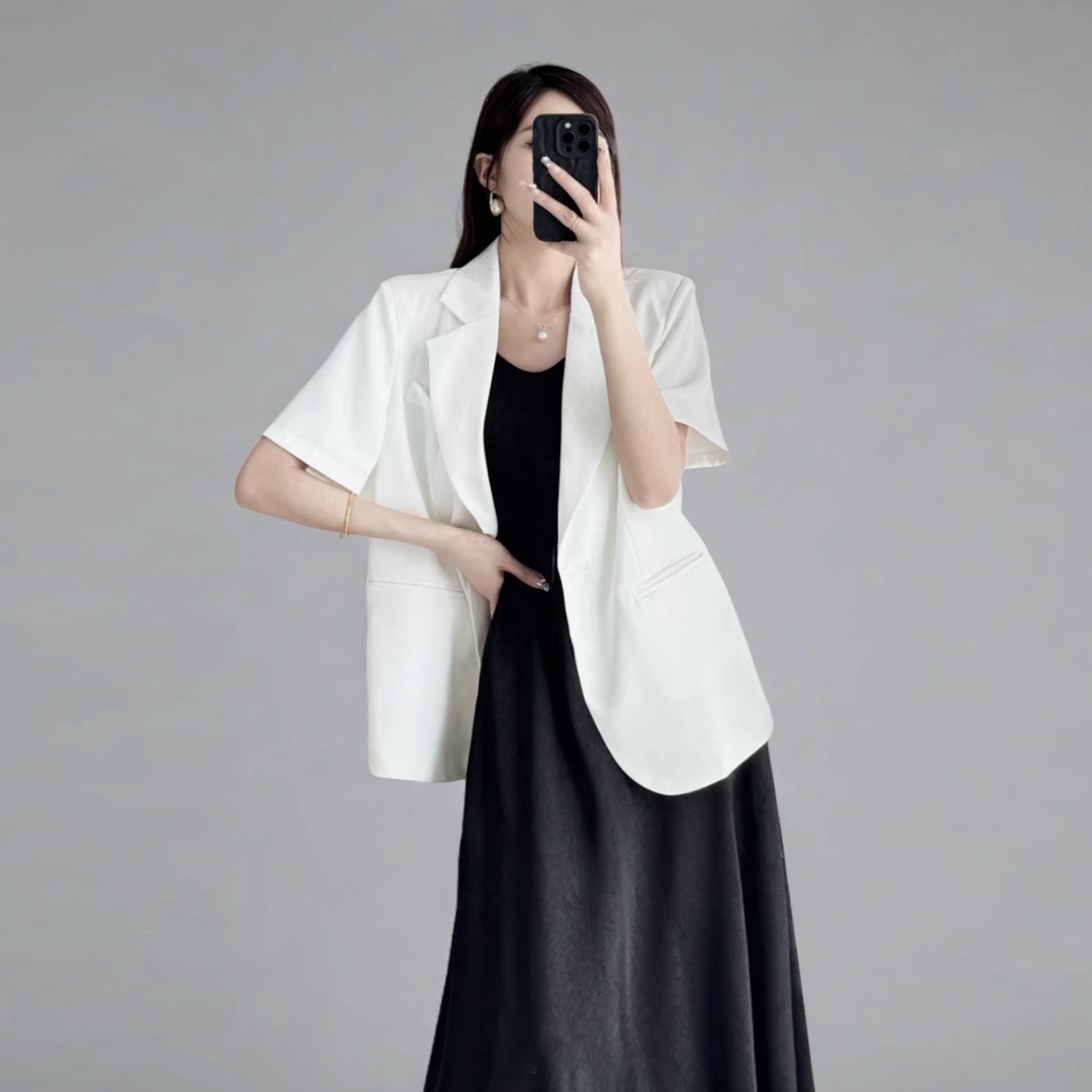 Summer Women's Short-Sleeved Suit Jacket in White and Black, High-End Loose Fit Blazer for Slimming Casual Style Summer Women's Short-Sleeved Suit Jacket in White and Black, High-End Loose Fit Blazer for Slimming Casual Style