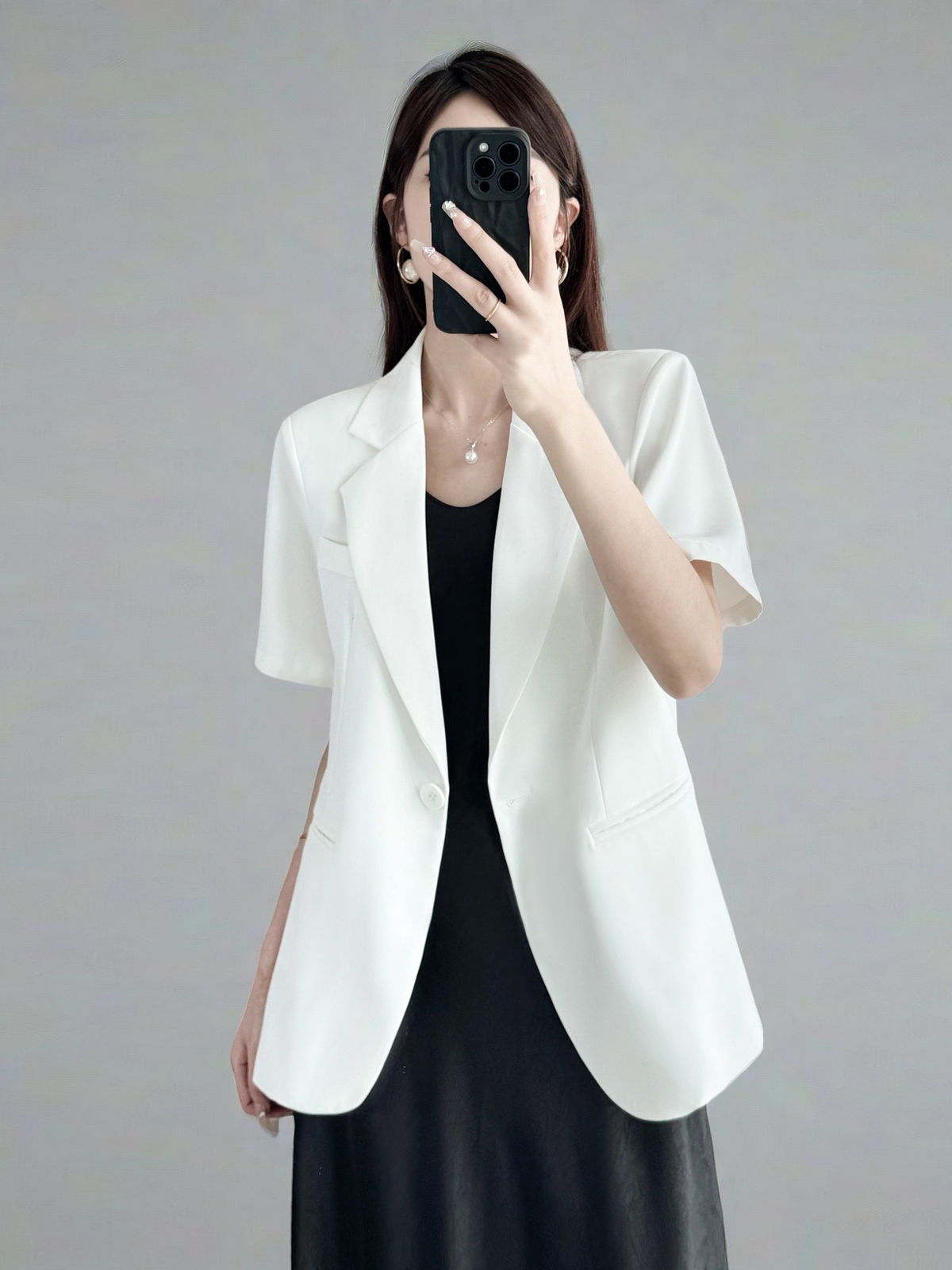 Summer Women's Short-Sleeved Suit Jacket in White and Black, High-End Loose Fit Blazer for Slimming Casual Style Summer Women's Short-Sleeved Suit Jacket in White and Black, High-End Loose Fit Blazer for Slimming Casual Style
