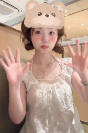 Summer Women's White Square Neck T-Shirt with Lace Spliced Puff Sleeves - French Style Sweet Fashion Top