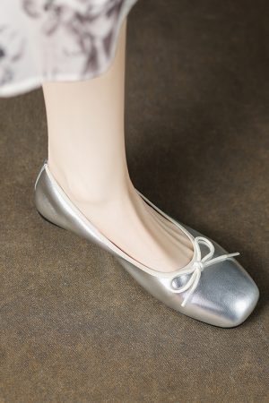 Super Soft Genuine Leather Square Toe Bowknot Slip-On Low Heel Grandma Shoes - Trendy Vintage Style for Comfort and Elegance