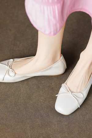 Super Soft Genuine Leather Square Toe Bowknot Slip-On Low Heel Grandma Shoes - Trendy Vintage Style for Comfort and Elegance