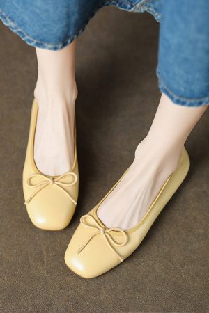 Super Soft Genuine Leather Square Toe Bowknot Slip-On Low Heel Grandma Shoes - Trendy Vintage Style for Comfort and Elegance
